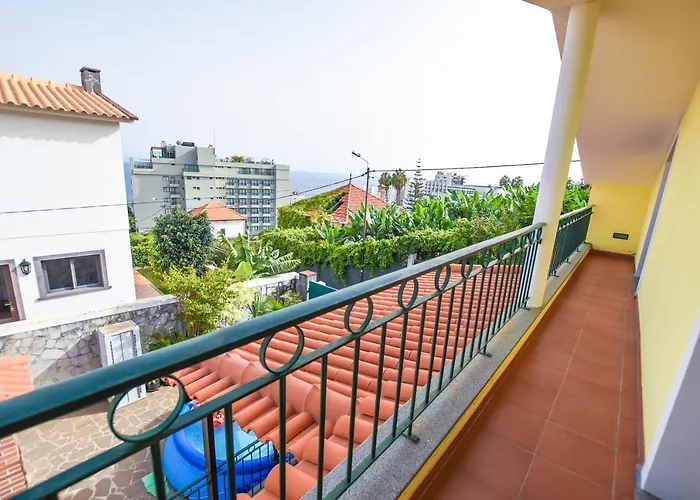 House Near Cr7 Museum فونشال
